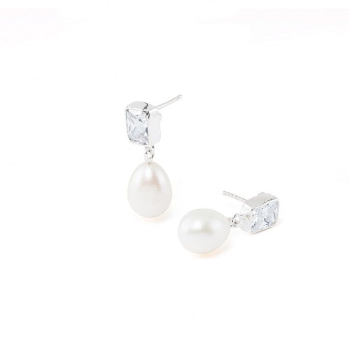 SILVER EARRINHS WITH PEARL