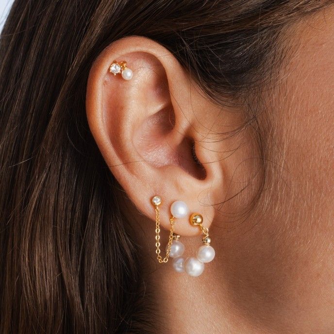 SILVER HOOPS WITH PEARLS